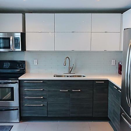 Spacious 3 Bdrm Home Near Downtown Оттава Экстерьер фото