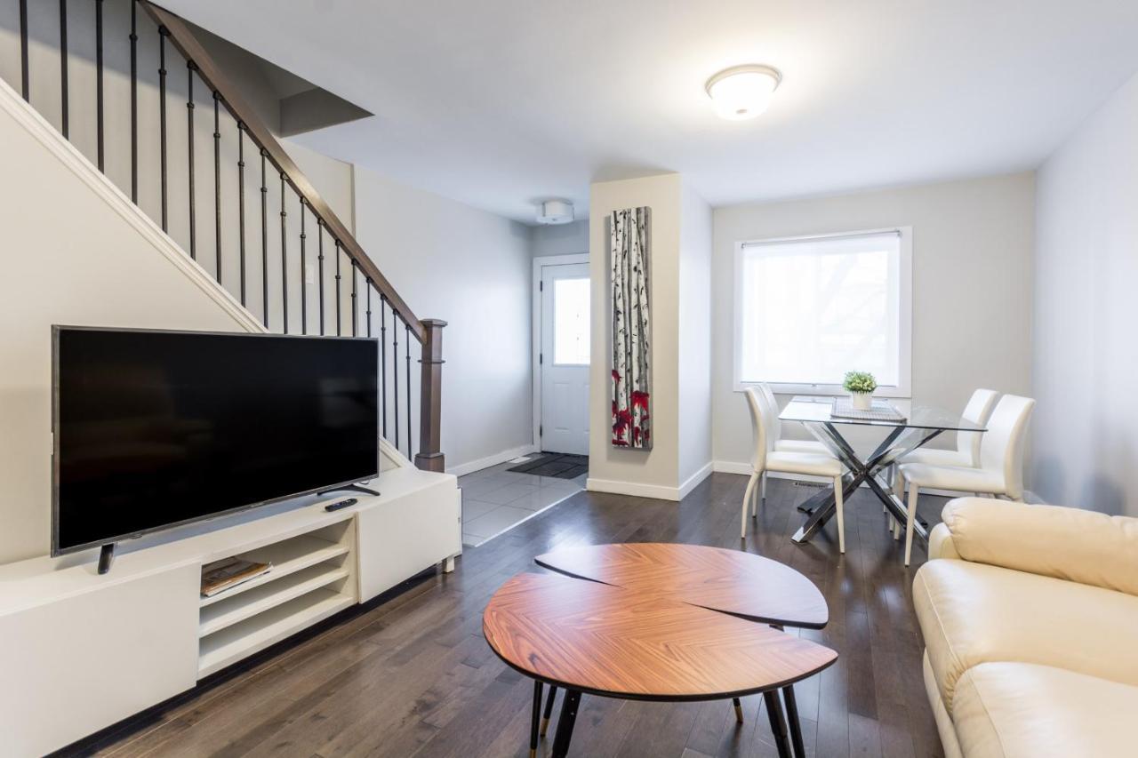 Spacious 3 Bdrm Home Near Downtown Оттава Экстерьер фото