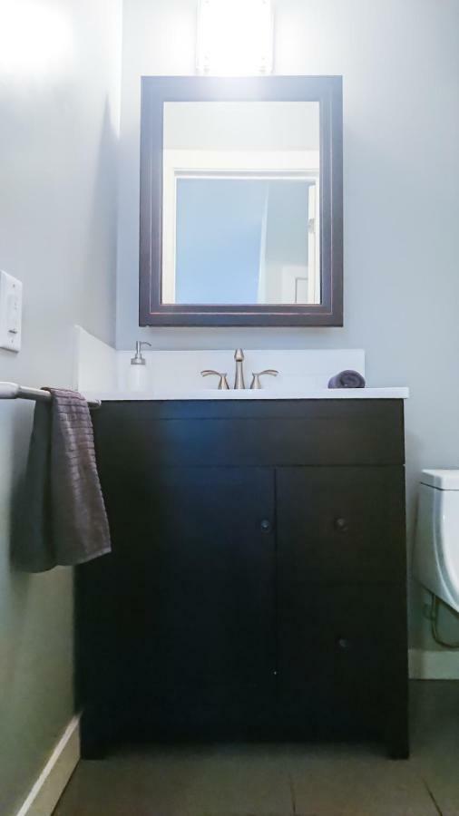 Spacious 3 Bdrm Home Near Downtown Оттава Экстерьер фото