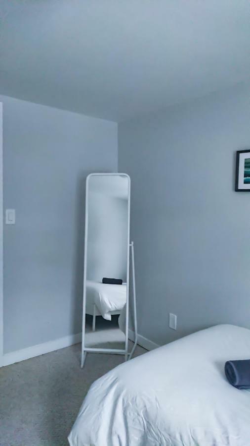 Spacious 3 Bdrm Home Near Downtown Оттава Экстерьер фото